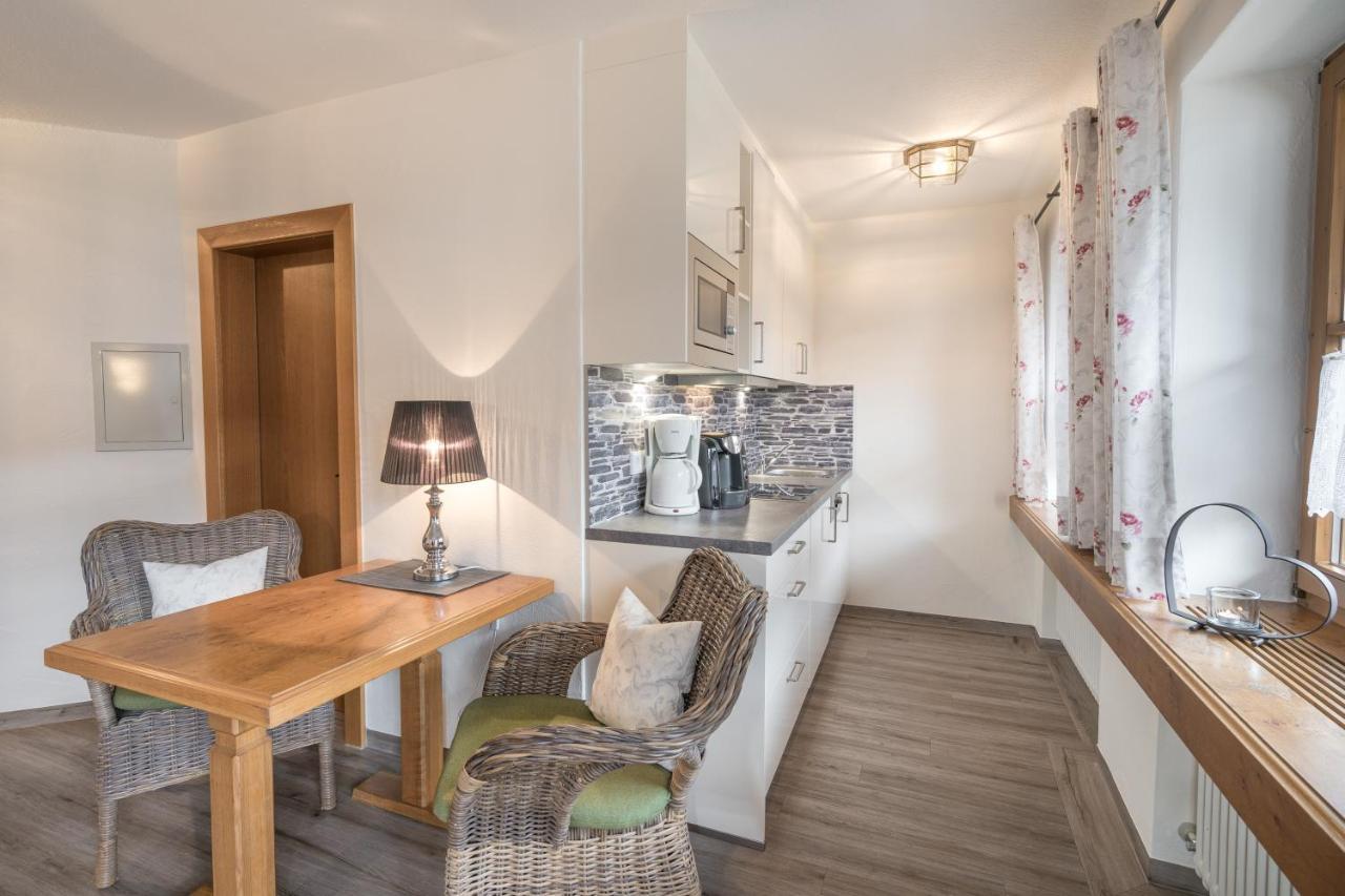 Ferienwohnungen Alpentraum - Landhaus Im Oberen Markt Oberstdorf Exteriör bild