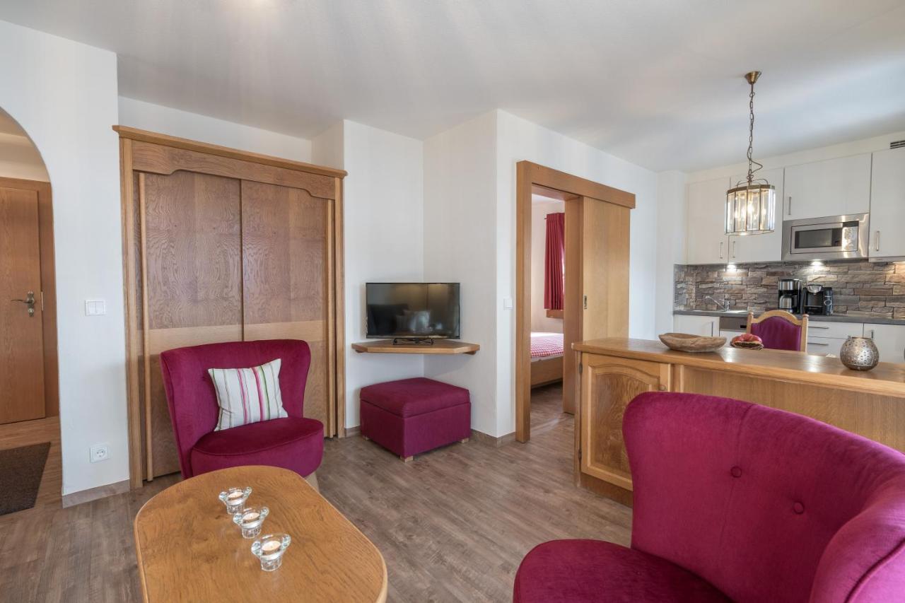 Ferienwohnungen Alpentraum - Landhaus Im Oberen Markt Oberstdorf Exteriör bild