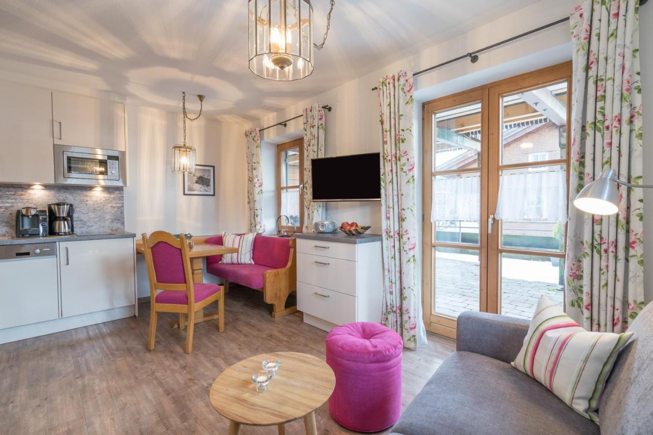Ferienwohnungen Alpentraum - Landhaus Im Oberen Markt Oberstdorf Exteriör bild